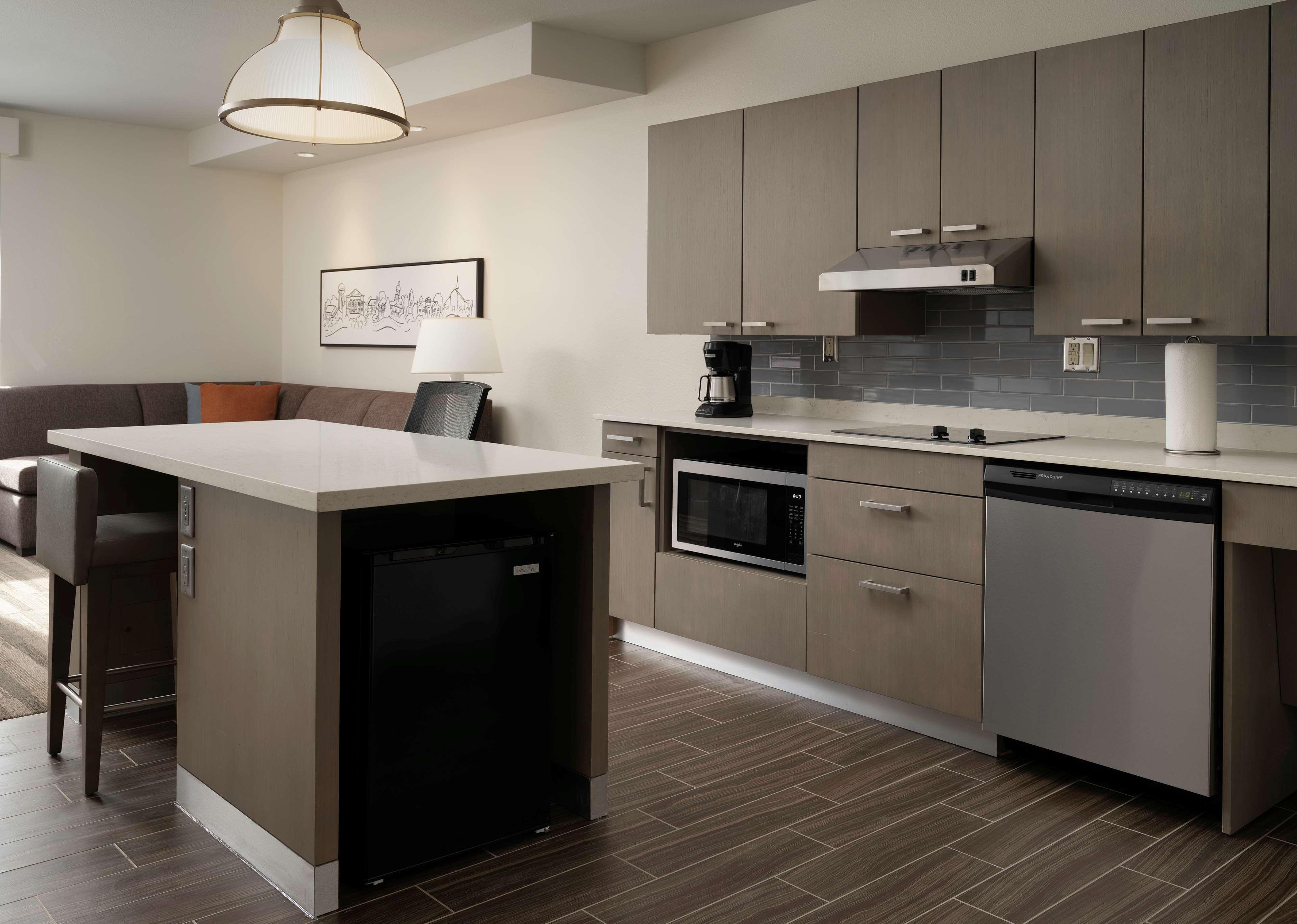 Hyatt House San Jose Airport Hotel Bagian luar foto